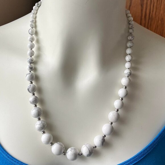 Howlite Gemstone Graduated 20 inch Necklace Handmade Brand New Gift Box included - Picture 2 of 15